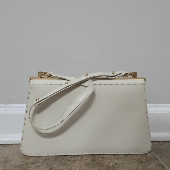 Vintage Salvatore Ferragamo Cream and Gold Shoulder Bag - Picture 12 of 16